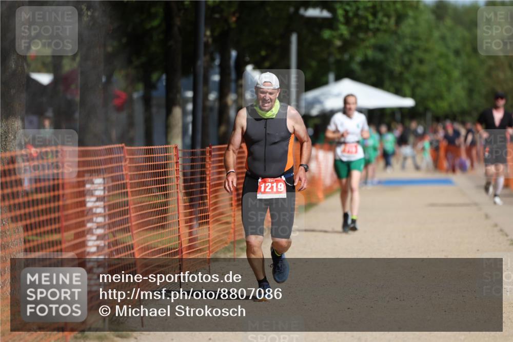 07.09.2025 - 19. Norderstedt Triathlon Michael Strokosch http://msf.ph/oto/8807086 07.09.2025 12:11:33 Laufen 719, 1219 meine-sportfotos.de