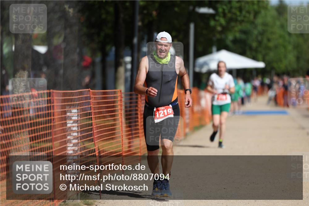 07.09.2025 - 19. Norderstedt Triathlon Michael Strokosch http://msf.ph/oto/8807094 07.09.2025 12:11:34 Laufen 719, 1219 meine-sportfotos.de