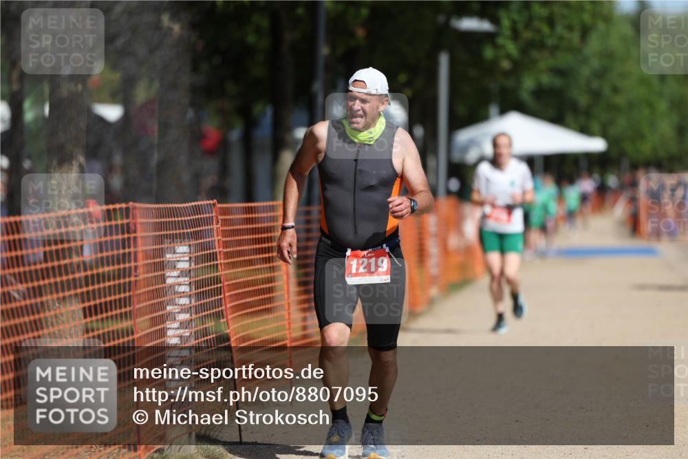 07.09.2025 - 19. Norderstedt Triathlon Michael Strokosch http://msf.ph/oto/8807095 07.09.2025 12:11:34 Laufen 719, 1219 meine-sportfotos.de