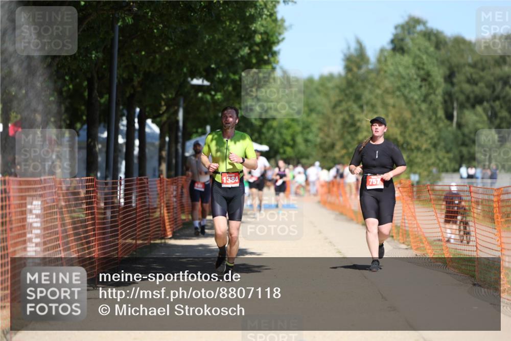 07.09.2025 - 19. Norderstedt Triathlon Michael Strokosch http://msf.ph/oto/8807118 07.09.2025 13:18:51 Laufen 757, 1384 meine-sportfotos.de