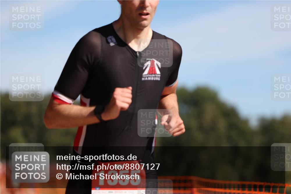 07.09.2025 - 19. Norderstedt Triathlon Michael Strokosch http://msf.ph/oto/8807127 07.09.2025 11:29:29 Laufen 1335, 1355 meine-sportfotos.de