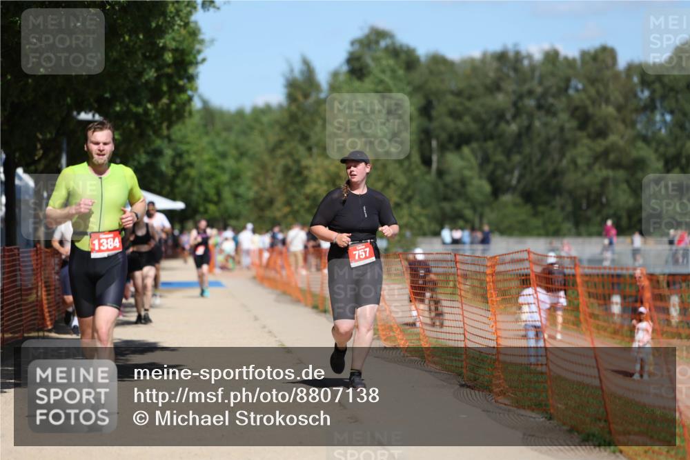 07.09.2025 - 19. Norderstedt Triathlon Michael Strokosch http://msf.ph/oto/8807138 07.09.2025 13:18:53 Laufen 757, 1384 meine-sportfotos.de