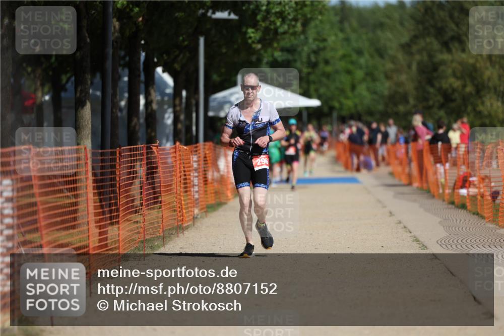 07.09.2025 - 19. Norderstedt Triathlon Michael Strokosch http://msf.ph/oto/8807152 07.09.2025 12:12:05 Laufen 296 meine-sportfotos.de