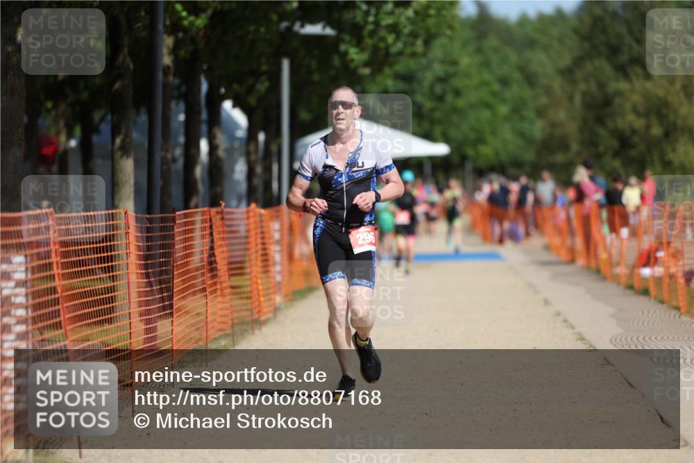 07.09.2025 - 19. Norderstedt Triathlon Michael Strokosch http://msf.ph/oto/8807168 07.09.2025 12:12:06 Laufen 296 meine-sportfotos.de