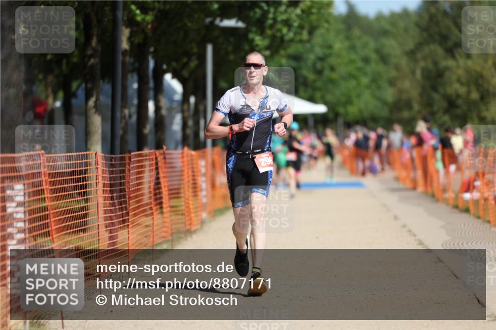 07.09.2025 - 19. Norderstedt Triathlon Michael Strokosch http://msf.ph/oto/8807171 07.09.2025 12:12:07 Laufen 296 meine-sportfotos.de