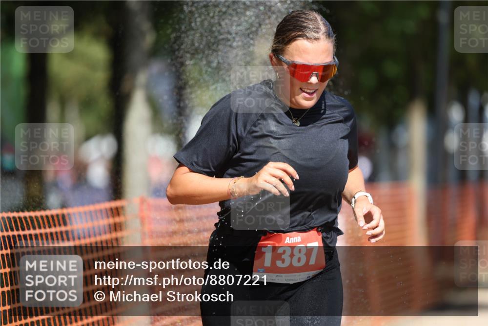 07.09.2025 - 19. Norderstedt Triathlon Michael Strokosch http://msf.ph/oto/8807221 07.09.2025 12:40:58 Laufen 802, 1387 meine-sportfotos.de