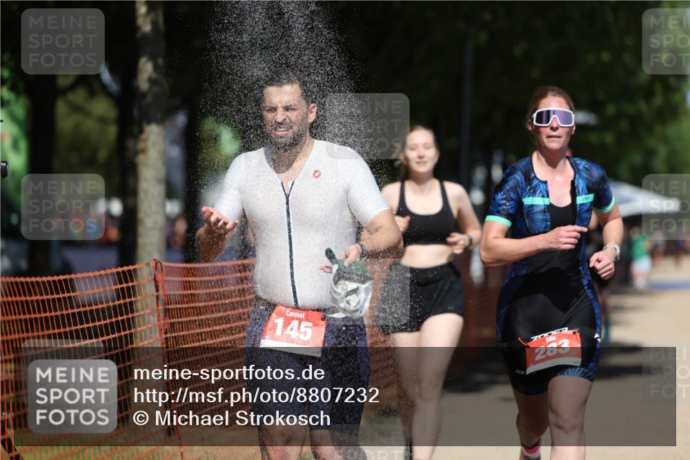 07.09.2025 - 19. Norderstedt Triathlon Michael Strokosch http://msf.ph/oto/8807232 07.09.2025 13:19:02 Laufen 145, 187, 283, 307, 324 meine-sportfotos.de