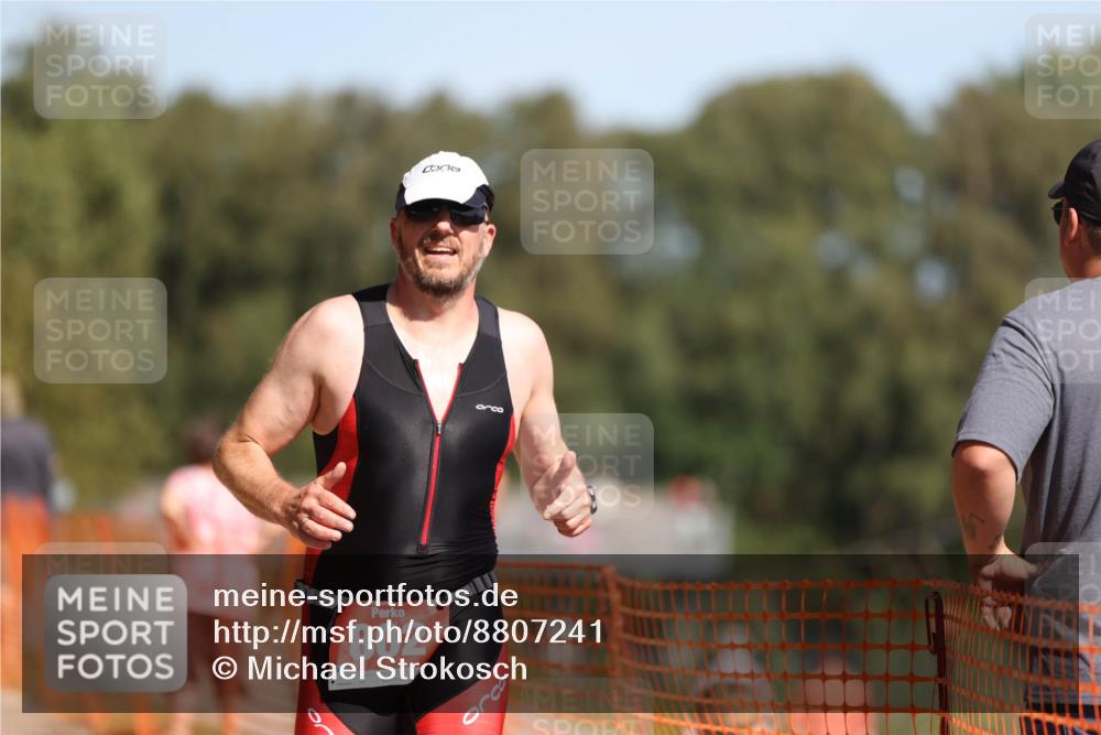 07.09.2025 - 19. Norderstedt Triathlon Michael Strokosch http://msf.ph/oto/8807241 07.09.2025 12:41:01 Laufen 802 meine-sportfotos.de