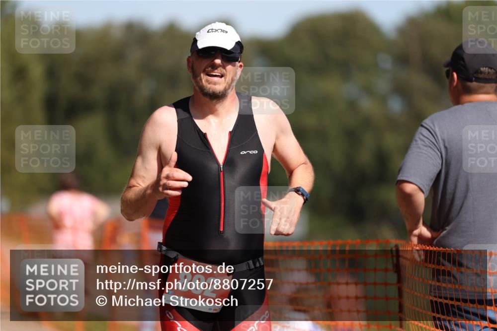 07.09.2025 - 19. Norderstedt Triathlon Michael Strokosch http://msf.ph/oto/8807257 07.09.2025 12:41:01 Laufen 802 meine-sportfotos.de