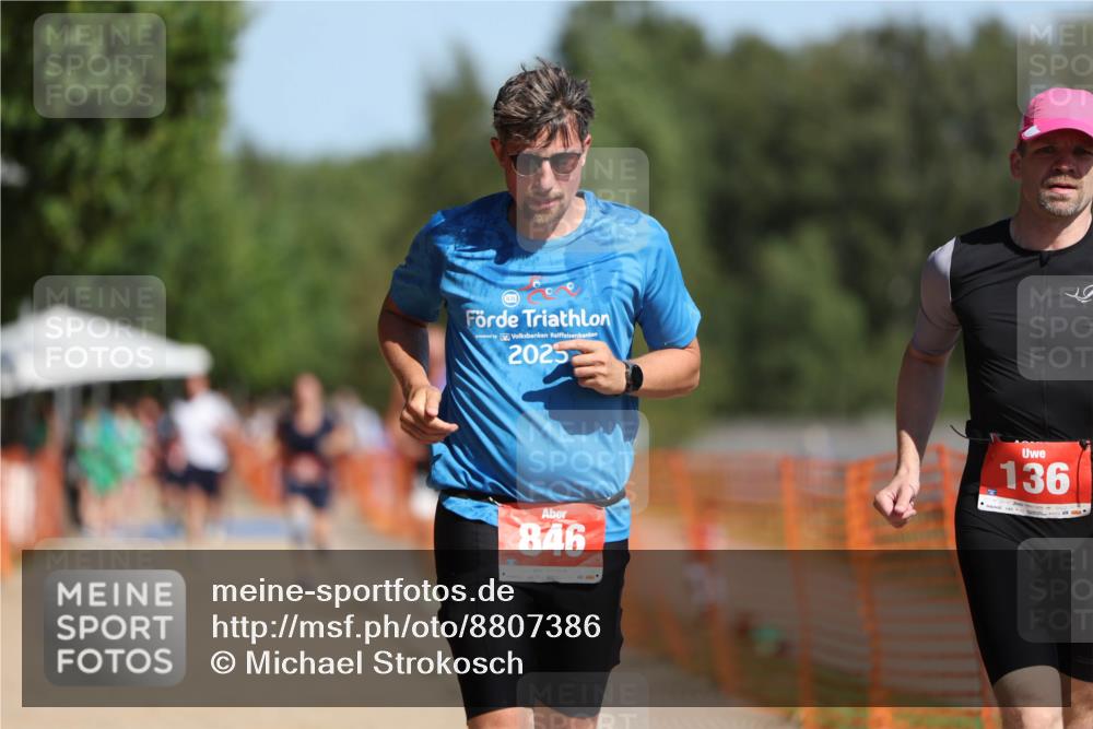07.09.2025 - 19. Norderstedt Triathlon Michael Strokosch http://msf.ph/oto/8807386 07.09.2025 12:12:48 Laufen 136, 800, 846 meine-sportfotos.de