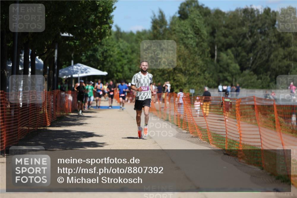 07.09.2025 - 19. Norderstedt Triathlon Michael Strokosch http://msf.ph/oto/8807392 07.09.2025 13:19:29 Laufen 345 meine-sportfotos.de