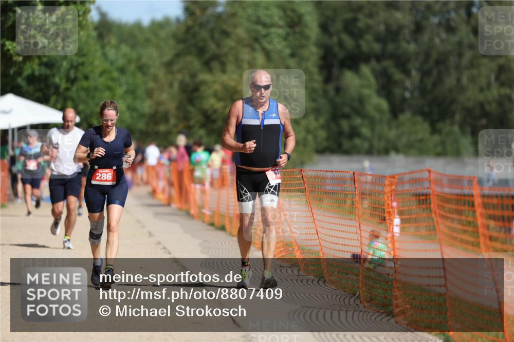07.09.2025 - 19. Norderstedt Triathlon Michael Strokosch http://msf.ph/oto/8807409 07.09.2025 12:12:54 Laufen 286, 710, 861 meine-sportfotos.de