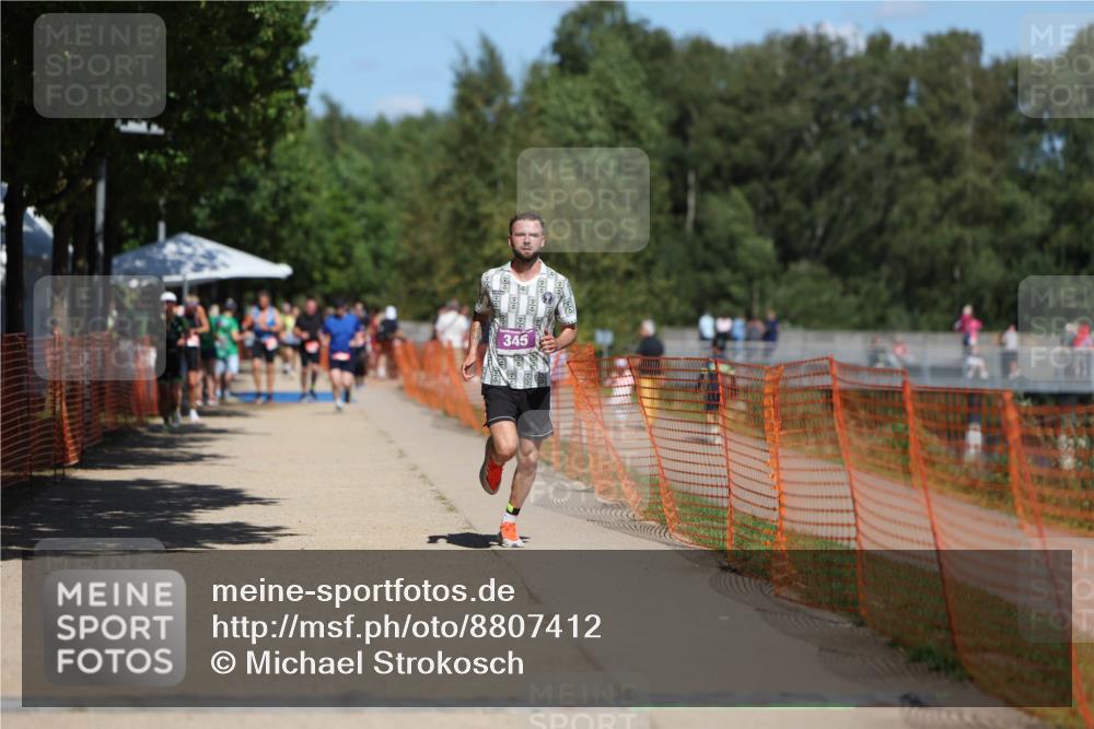 07.09.2025 - 19. Norderstedt Triathlon Michael Strokosch http://msf.ph/oto/8807412 07.09.2025 13:19:30 Laufen 345 meine-sportfotos.de