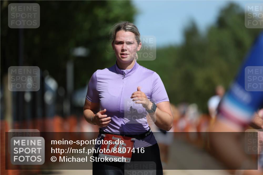 07.09.2025 - 19. Norderstedt Triathlon Michael Strokosch http://msf.ph/oto/8807416 07.09.2025 12:41:21 Laufen 176, 213, 767, 1296 meine-sportfotos.de