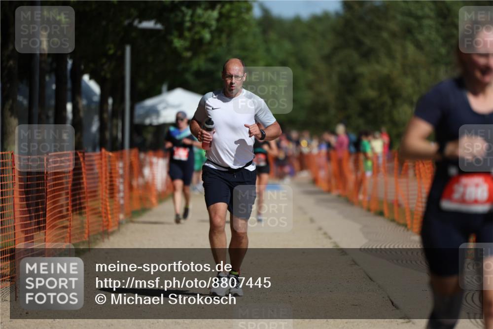 07.09.2025 - 19. Norderstedt Triathlon Michael Strokosch http://msf.ph/oto/8807445 07.09.2025 12:12:59 Laufen 286, 710, 861 meine-sportfotos.de
