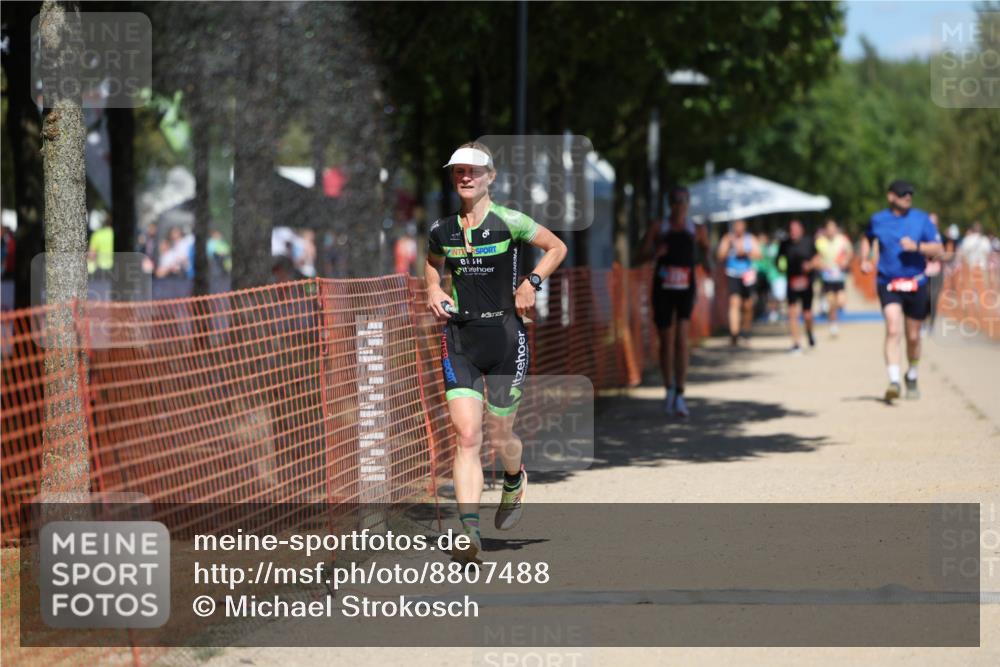07.09.2025 - 19. Norderstedt Triathlon Michael Strokosch http://msf.ph/oto/8807488 07.09.2025 13:19:40 Laufen 197, 1221, 1262 meine-sportfotos.de