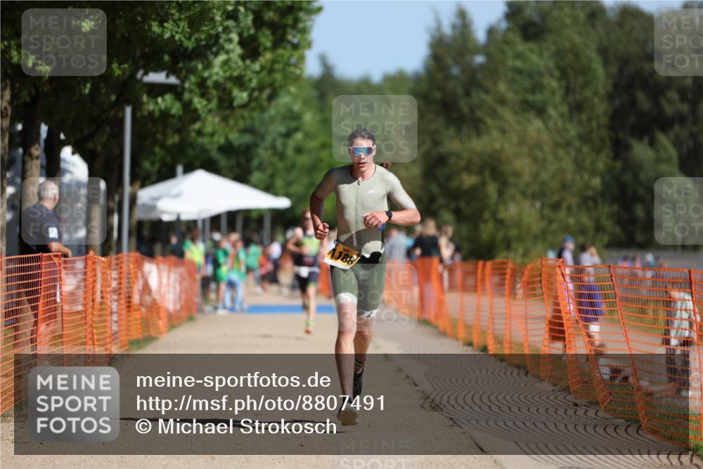 07.09.2025 - 19. Norderstedt Triathlon Michael Strokosch http://msf.ph/oto/8807491 07.09.2025 11:30:46 Laufen 1188 meine-sportfotos.de