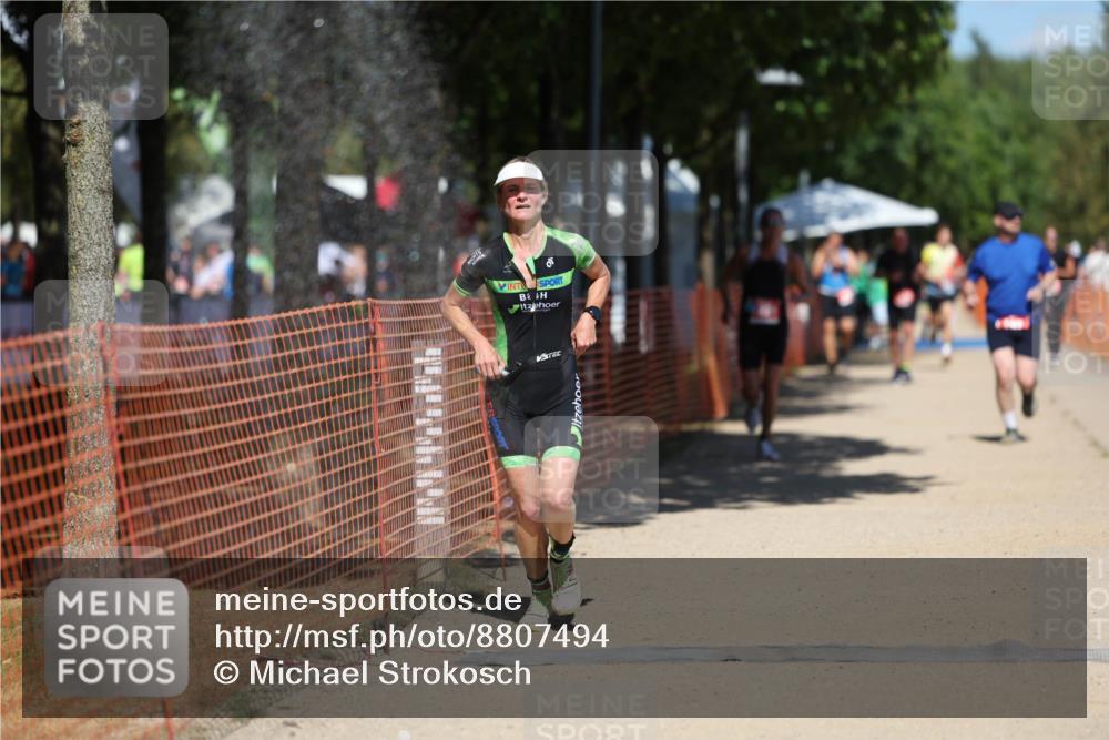 07.09.2025 - 19. Norderstedt Triathlon Michael Strokosch http://msf.ph/oto/8807494 07.09.2025 13:19:40 Laufen 197, 1221, 1262 meine-sportfotos.de