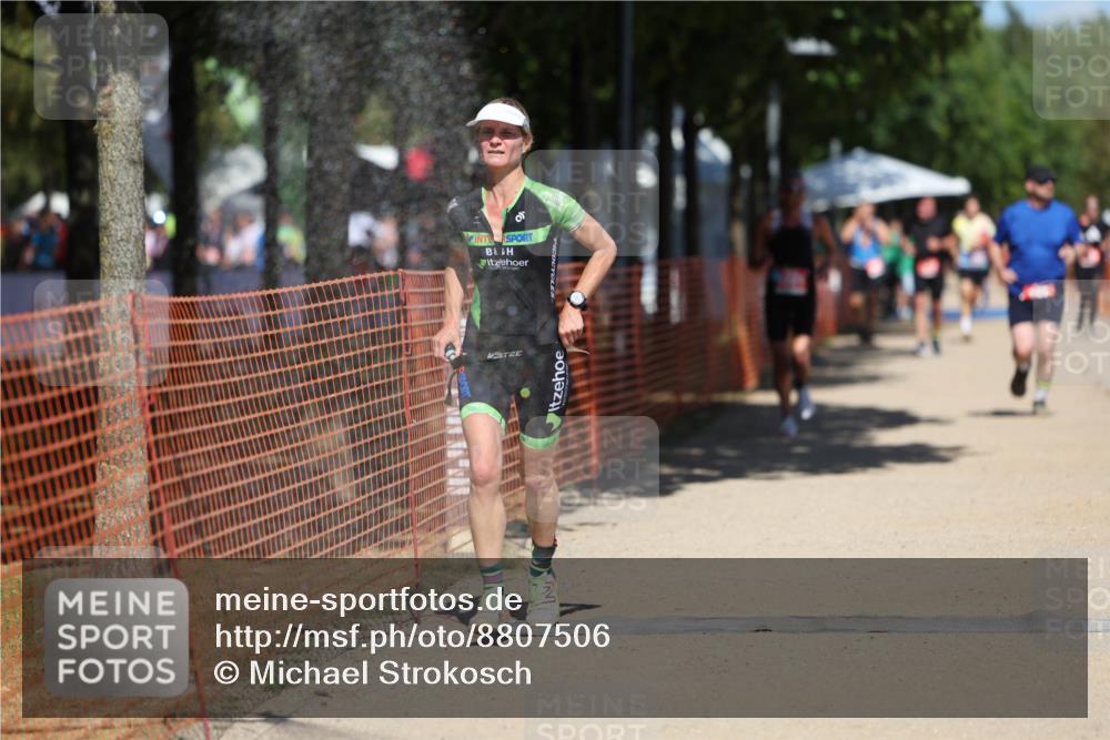 07.09.2025 - 19. Norderstedt Triathlon Michael Strokosch http://msf.ph/oto/8807506 07.09.2025 13:19:40 Laufen 197, 1221, 1262 meine-sportfotos.de