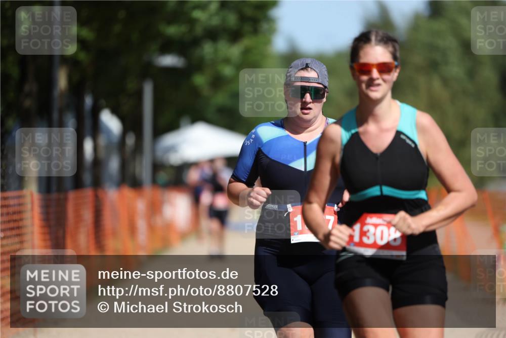 07.09.2025 - 19. Norderstedt Triathlon Michael Strokosch http://msf.ph/oto/8807528 07.09.2025 12:13:08 Laufen 1308, 1367 meine-sportfotos.de