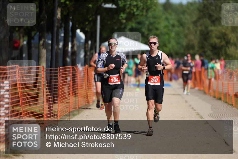 07.09.2025 - 19. Norderstedt Triathlon Michael Strokosch http://msf.ph/oto/8807539 07.09.2025 12:13:16 Laufen 184, 229, 267 meine-sportfotos.de