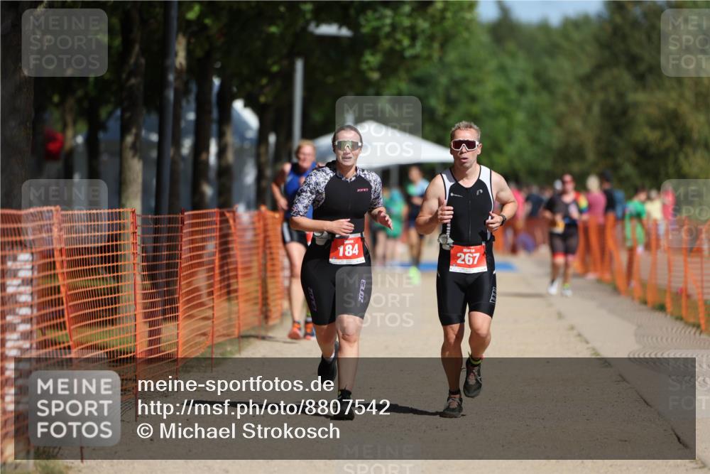07.09.2025 - 19. Norderstedt Triathlon Michael Strokosch http://msf.ph/oto/8807542 07.09.2025 12:13:16 Laufen 184, 229, 267 meine-sportfotos.de