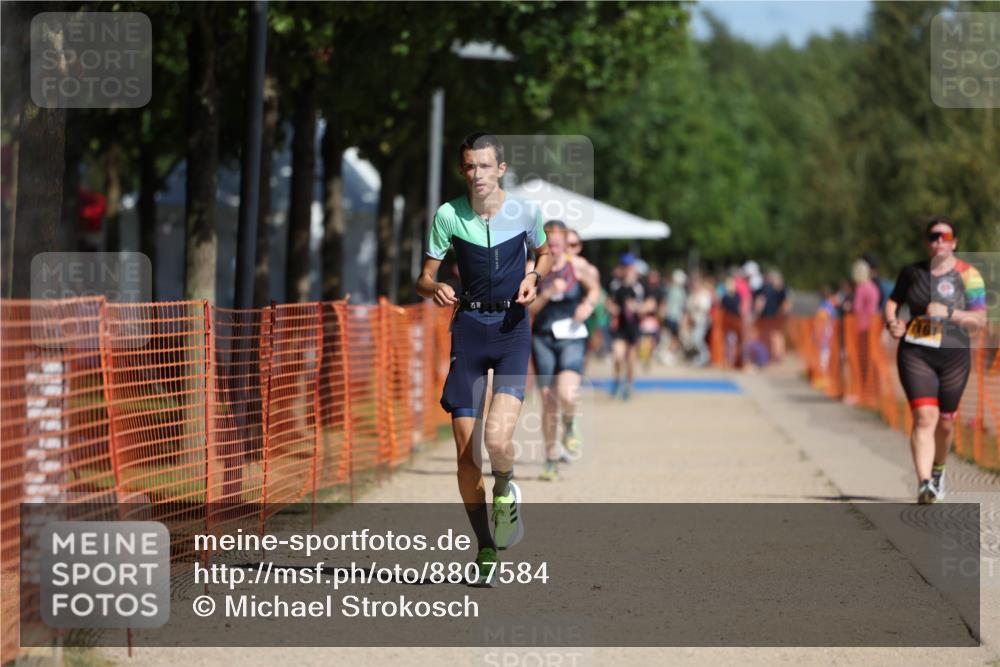 07.09.2025 - 19. Norderstedt Triathlon Michael Strokosch http://msf.ph/oto/8807584 07.09.2025 12:13:26 Laufen 229, 765, 1182, 1190 meine-sportfotos.de