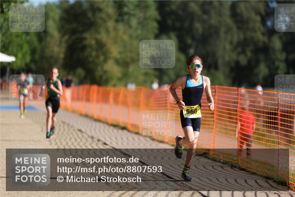 07.09.2025 - 19. Norderstedt Triathlon Michael Strokosch http://msf.ph/oto/8807593 07.09.2025 09:49:01 Laufen 560, 581 meine-sportfotos.de
