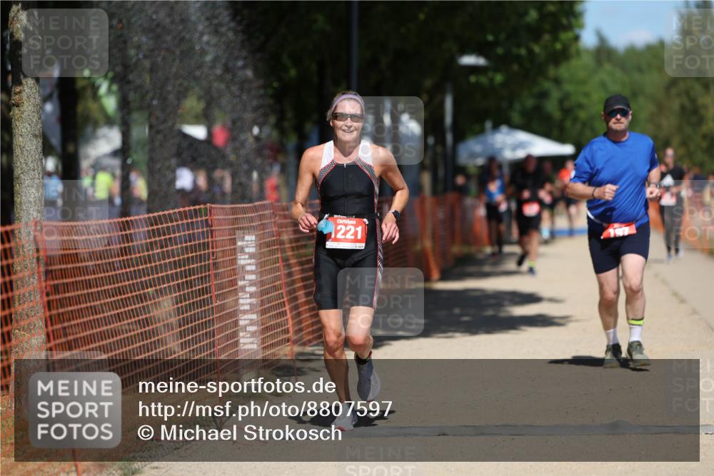 07.09.2025 - 19. Norderstedt Triathlon Michael Strokosch http://msf.ph/oto/8807597 07.09.2025 13:19:45 Laufen 197, 357, 1221, 1262 meine-sportfotos.de