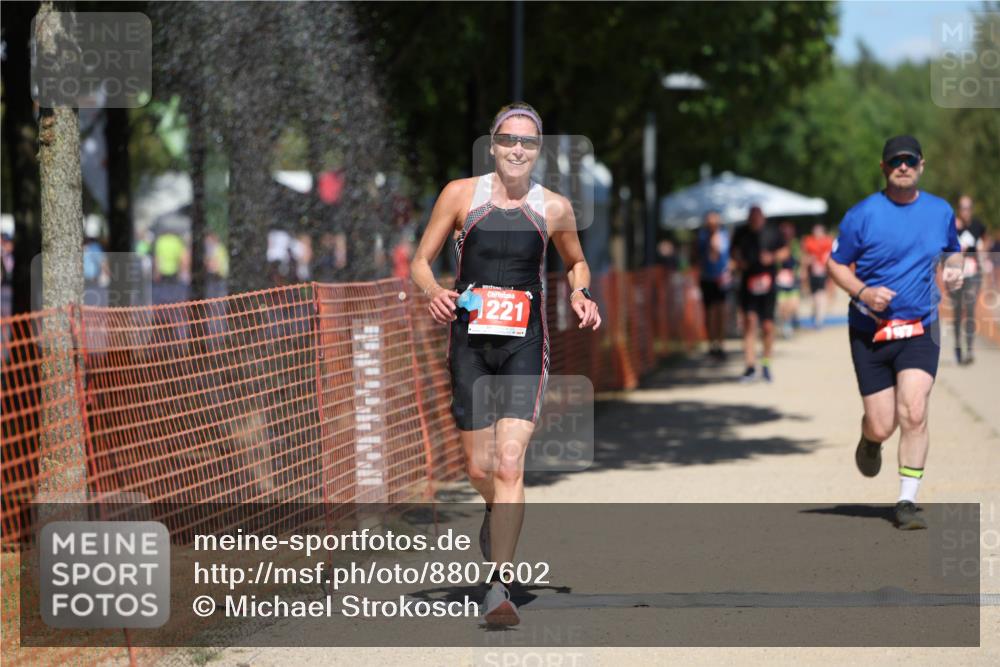 07.09.2025 - 19. Norderstedt Triathlon Michael Strokosch http://msf.ph/oto/8807602 07.09.2025 13:19:45 Laufen 197, 357, 1221, 1262 meine-sportfotos.de