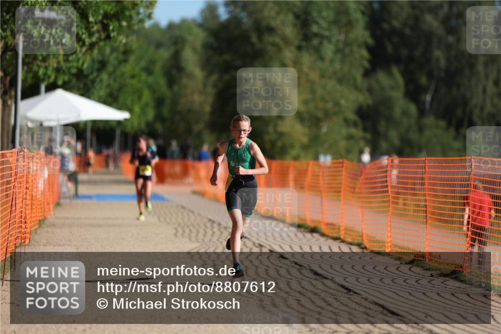 07.09.2025 - 19. Norderstedt Triathlon Michael Strokosch http://msf.ph/oto/8807612 07.09.2025 09:49:03 Laufen 560, 581 meine-sportfotos.de