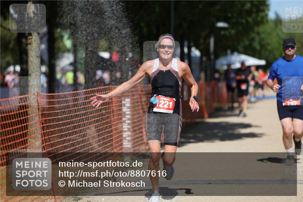 07.09.2025 - 19. Norderstedt Triathlon Michael Strokosch http://msf.ph/oto/8807616 07.09.2025 13:19:45 Laufen 197, 357, 1221, 1262 meine-sportfotos.de