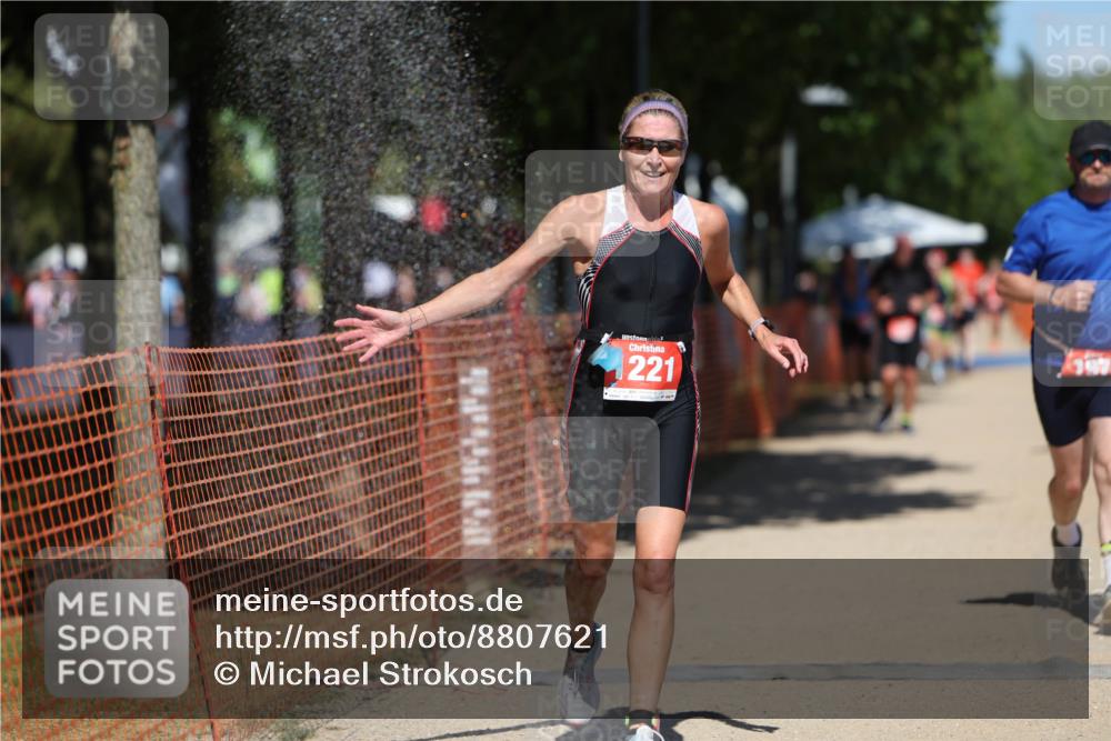 07.09.2025 - 19. Norderstedt Triathlon Michael Strokosch http://msf.ph/oto/8807621 07.09.2025 13:19:45 Laufen 197, 357, 1221, 1262 meine-sportfotos.de