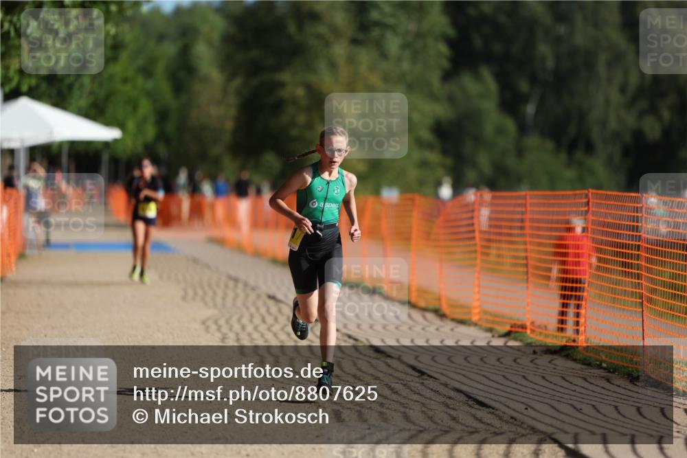 07.09.2025 - 19. Norderstedt Triathlon Michael Strokosch http://msf.ph/oto/8807625 07.09.2025 09:49:04 Laufen 560, 581 meine-sportfotos.de