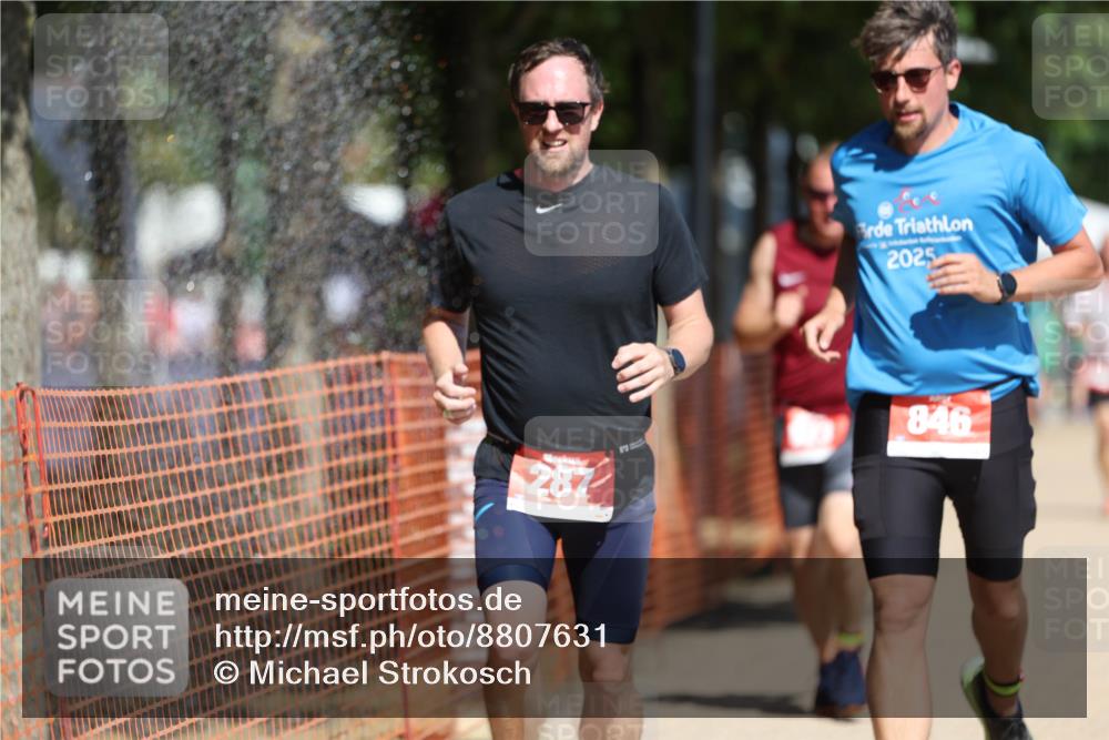 07.09.2025 - 19. Norderstedt Triathlon Michael Strokosch http://msf.ph/oto/8807631 07.09.2025 12:41:39 Laufen 164, 287, 823, 846, 1350 meine-sportfotos.de