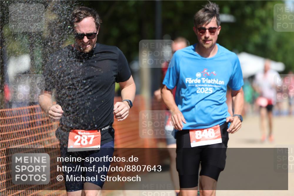 07.09.2025 - 19. Norderstedt Triathlon Michael Strokosch http://msf.ph/oto/8807643 07.09.2025 12:41:39 Laufen 164, 287, 823, 846, 1350 meine-sportfotos.de