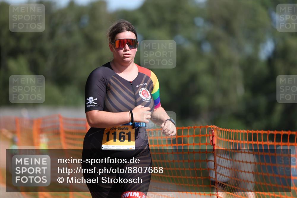 07.09.2025 - 19. Norderstedt Triathlon Michael Strokosch http://msf.ph/oto/8807668 07.09.2025 12:13:36 Laufen 306, 765, 1161, 1182 meine-sportfotos.de
