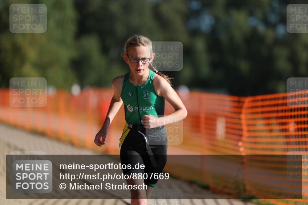 07.09.2025 - 19. Norderstedt Triathlon Michael Strokosch http://msf.ph/oto/8807669 07.09.2025 09:49:07 Laufen 560, 581 meine-sportfotos.de