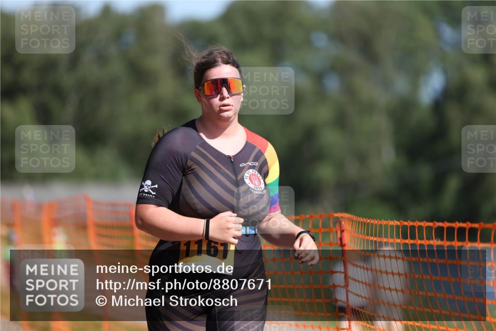 07.09.2025 - 19. Norderstedt Triathlon Michael Strokosch http://msf.ph/oto/8807671 07.09.2025 12:13:36 Laufen 306, 765, 1161, 1182 meine-sportfotos.de
