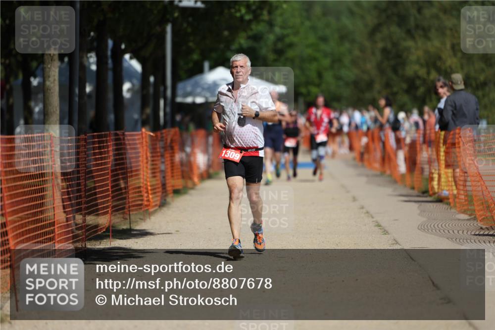 07.09.2025 - 19. Norderstedt Triathlon Michael Strokosch http://msf.ph/oto/8807678 07.09.2025 12:41:44 Laufen 823, 846, 1309 meine-sportfotos.de