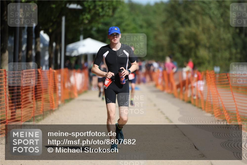 07.09.2025 - 19. Norderstedt Triathlon Michael Strokosch http://msf.ph/oto/8807682 07.09.2025 12:13:41 Laufen 306 meine-sportfotos.de