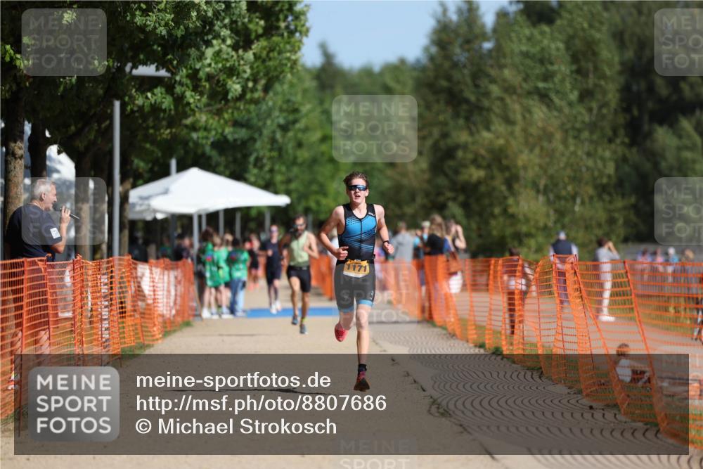 07.09.2025 - 19. Norderstedt Triathlon Michael Strokosch http://msf.ph/oto/8807686 07.09.2025 11:31:10 Laufen 1171 meine-sportfotos.de