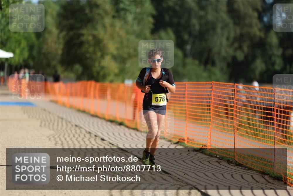 07.09.2025 - 19. Norderstedt Triathlon Michael Strokosch http://msf.ph/oto/8807713 07.09.2025 09:49:12 Laufen 578, 581 meine-sportfotos.de