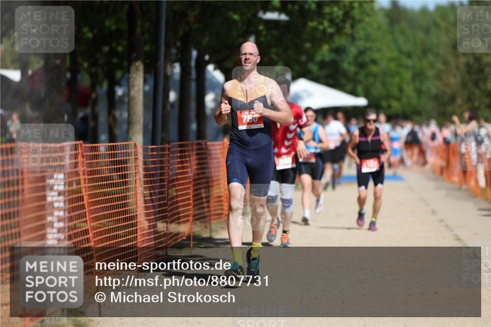 07.09.2025 - 19. Norderstedt Triathlon Michael Strokosch http://msf.ph/oto/8807731 07.09.2025 12:41:53 Laufen 756, 800, 1243 meine-sportfotos.de