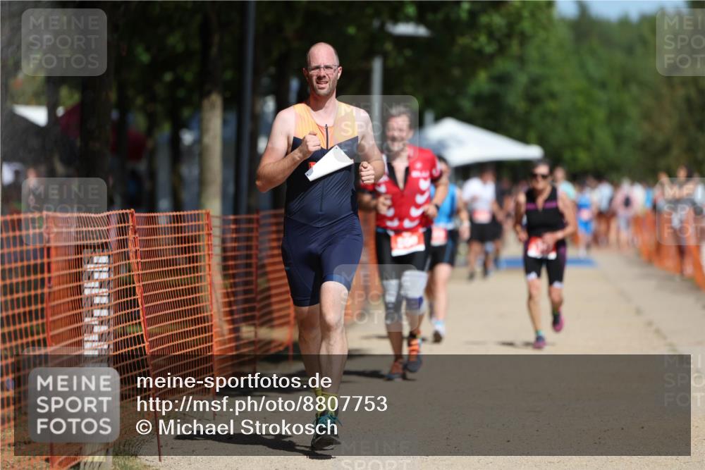07.09.2025 - 19. Norderstedt Triathlon Michael Strokosch http://msf.ph/oto/8807753 07.09.2025 12:41:54 Laufen 756, 800, 1243, 1327 meine-sportfotos.de