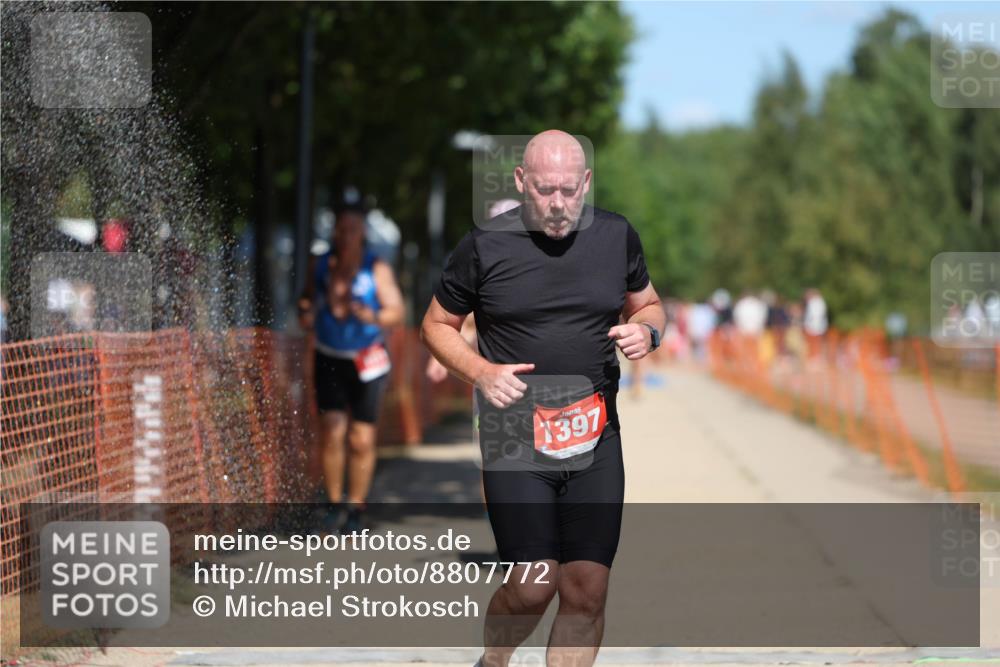 07.09.2025 - 19. Norderstedt Triathlon Michael Strokosch http://msf.ph/oto/8807772 07.09.2025 13:19:56 Laufen 161, 205, 808, 1321, 1397 meine-sportfotos.de