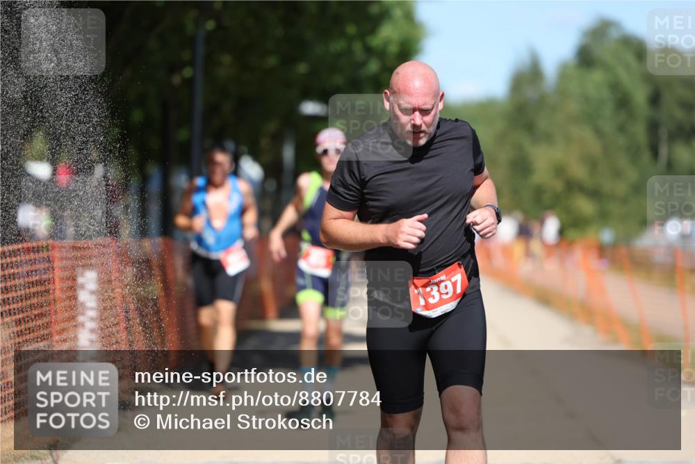 07.09.2025 - 19. Norderstedt Triathlon Michael Strokosch http://msf.ph/oto/8807784 07.09.2025 13:19:56 Laufen 161, 205, 808, 1321, 1397 meine-sportfotos.de