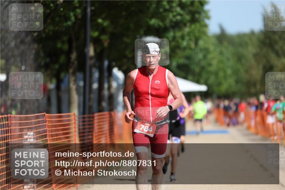 07.09.2025 - 19. Norderstedt Triathlon Michael Strokosch http://msf.ph/oto/8807831 07.09.2025 12:14:04 Laufen 704, 1334 meine-sportfotos.de