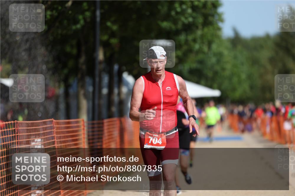 07.09.2025 - 19. Norderstedt Triathlon Michael Strokosch http://msf.ph/oto/8807835 07.09.2025 12:14:04 Laufen 704, 1334 meine-sportfotos.de