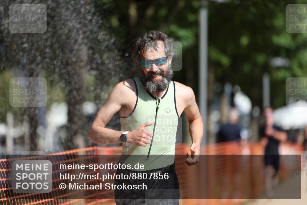 07.09.2025 - 19. Norderstedt Triathlon Michael Strokosch http://msf.ph/oto/8807856 07.09.2025 11:31:20 Laufen 196, 1160, 1198 meine-sportfotos.de